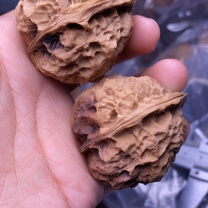 文玩核桃吊坠   64