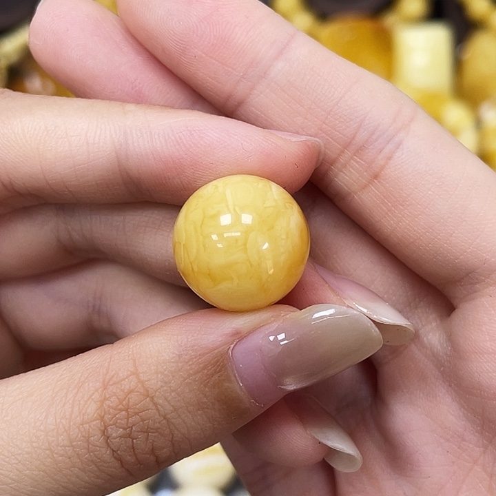 琥珀未镶嵌裸石16.3mm瑕 8-4