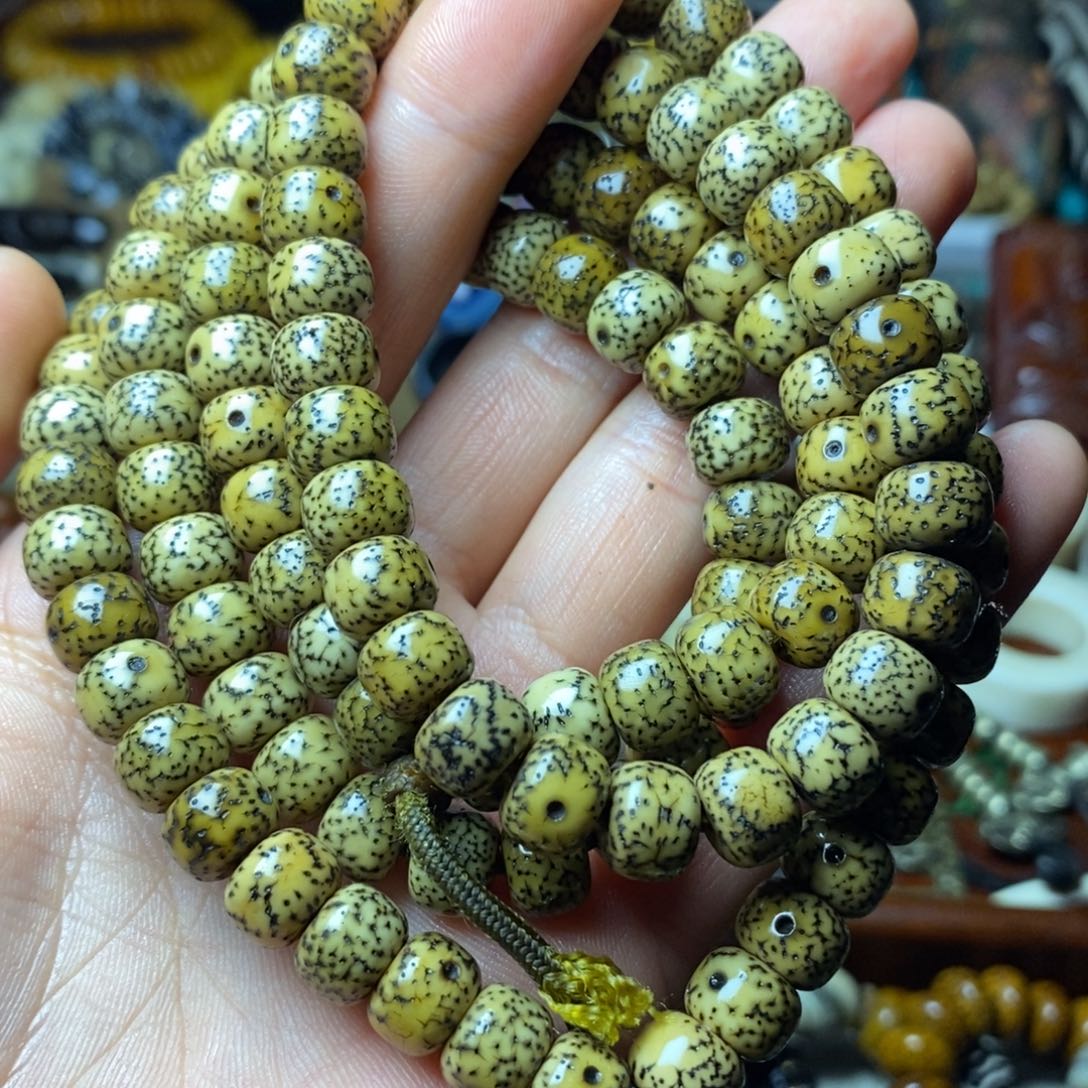 大叶紫檀（黑酸枝木类）