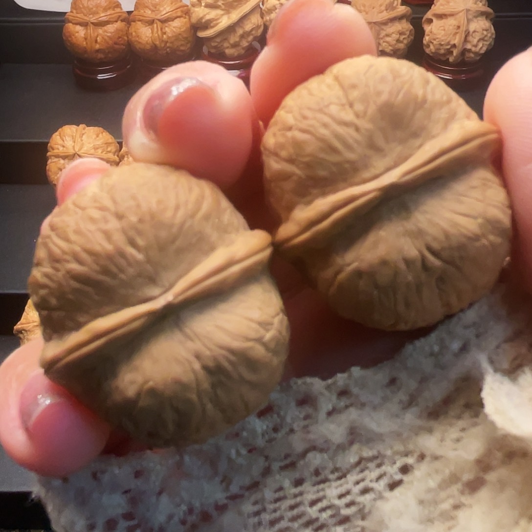 文玩核桃吊坠金豆……