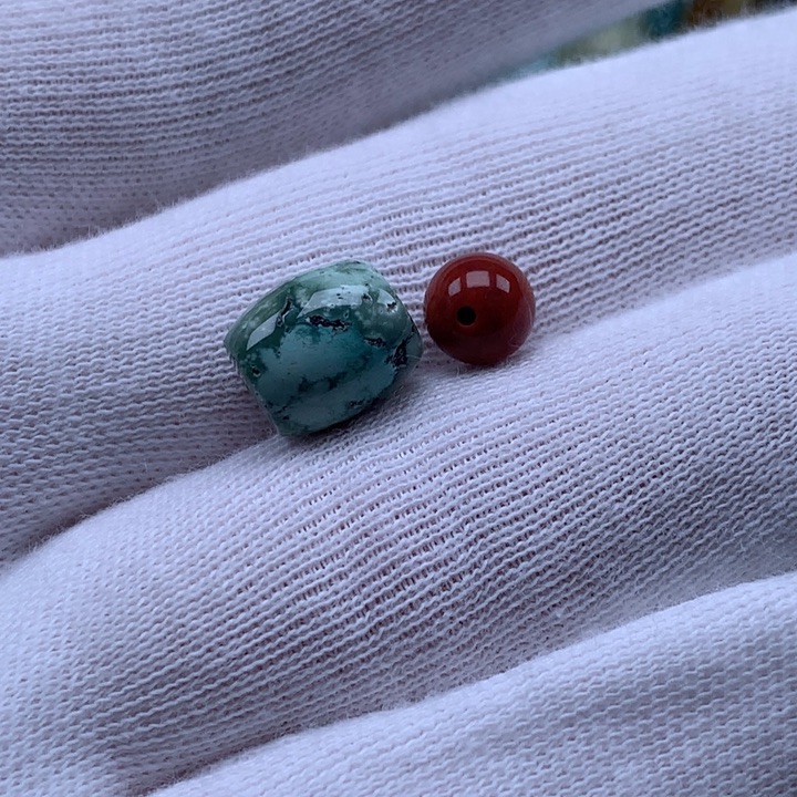南红玛瑙未镶嵌珠宝奇石