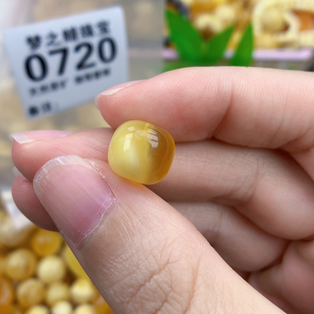 裸石琥珀未镶嵌10.7
