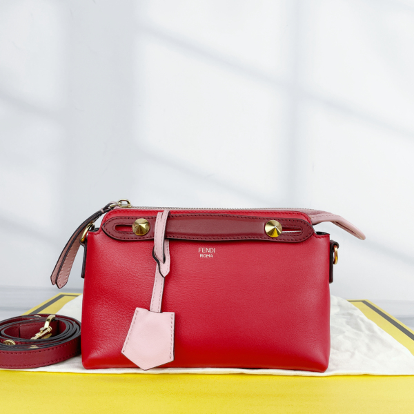 芬迪/95新/包包/250330EV0010/C9204419135