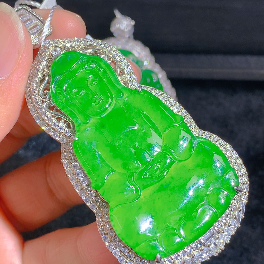 翡翠颈饰银S925镶嵌吊坠