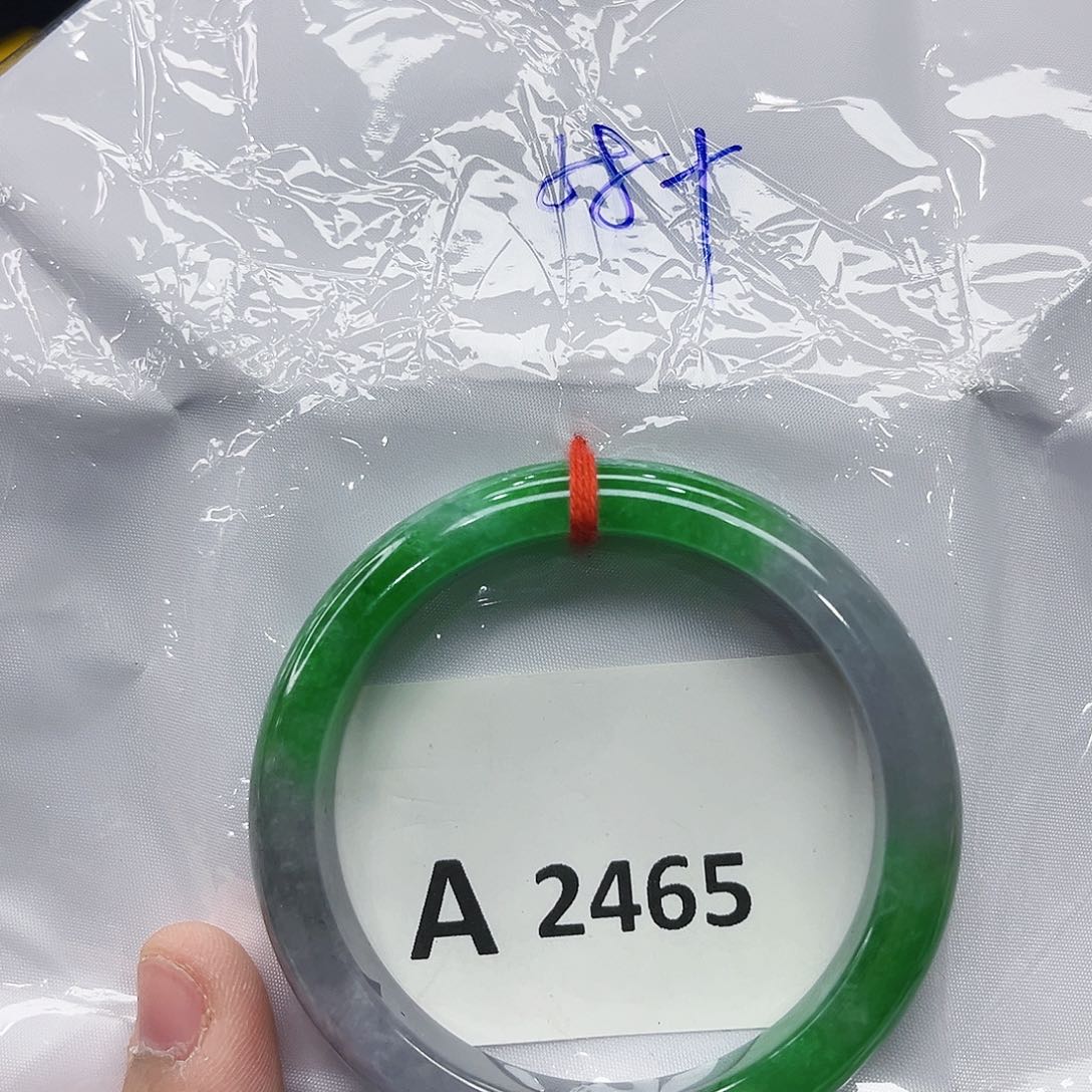 翡翠手镯未镶嵌多样性