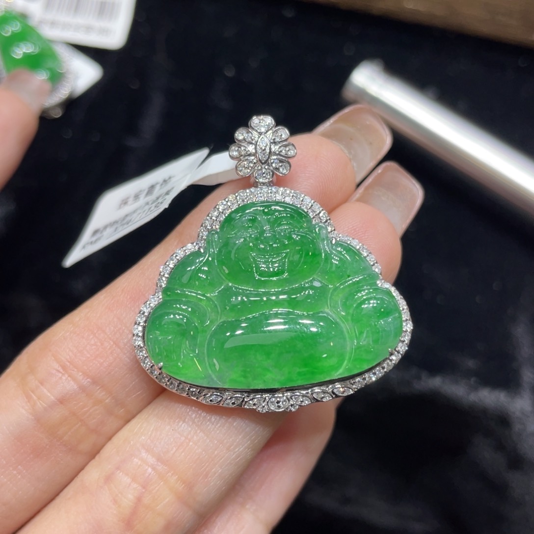 翡翠颈饰18K金镶嵌天然缅甸翡翠