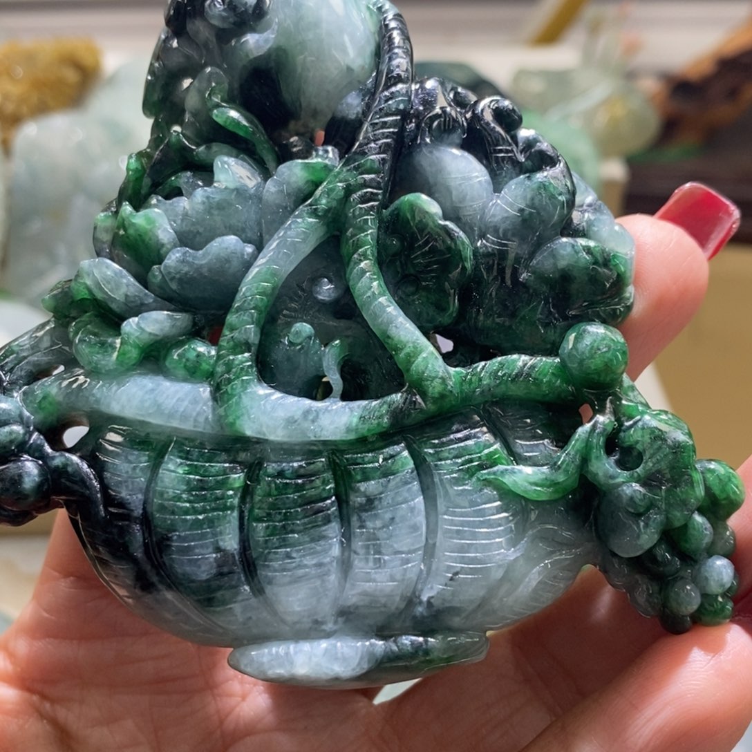 【闪购商品】翡翠颈饰未镶嵌瓶