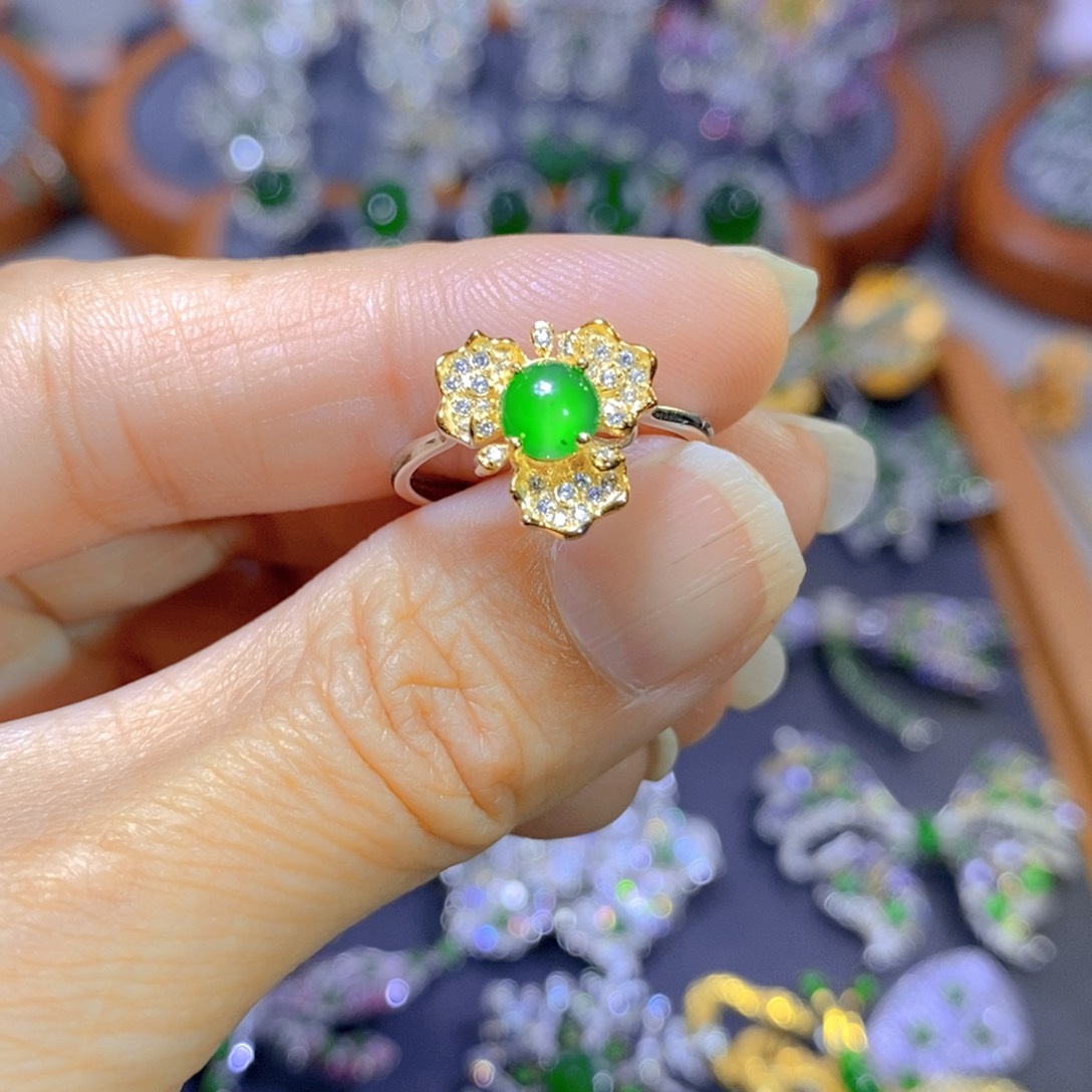 翡翠颈饰银S925镶嵌天然翡翠