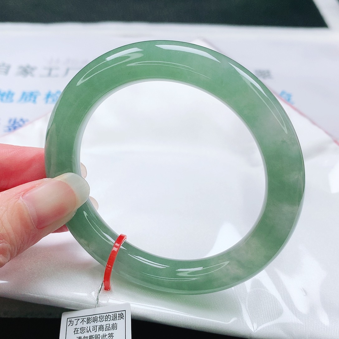 翡翠手镯未镶嵌55圈圆条