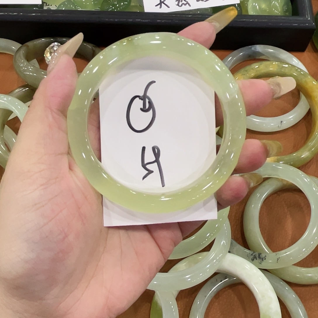 A****蛇纹石玉未镶嵌手镯