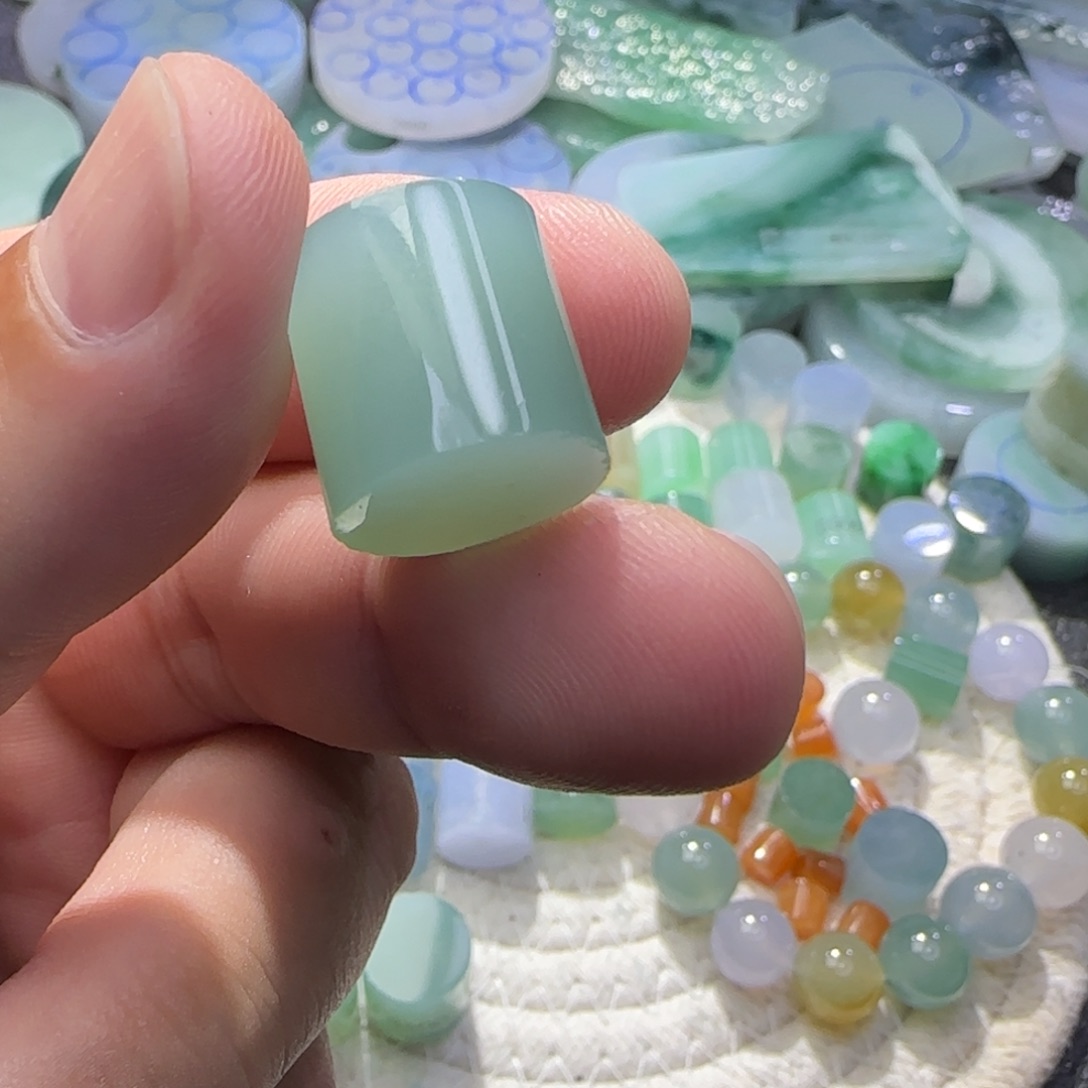 小***冉定制翡翠未镶嵌翡翠