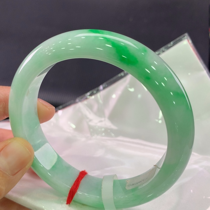 翡翠未镶嵌手镯正圈61