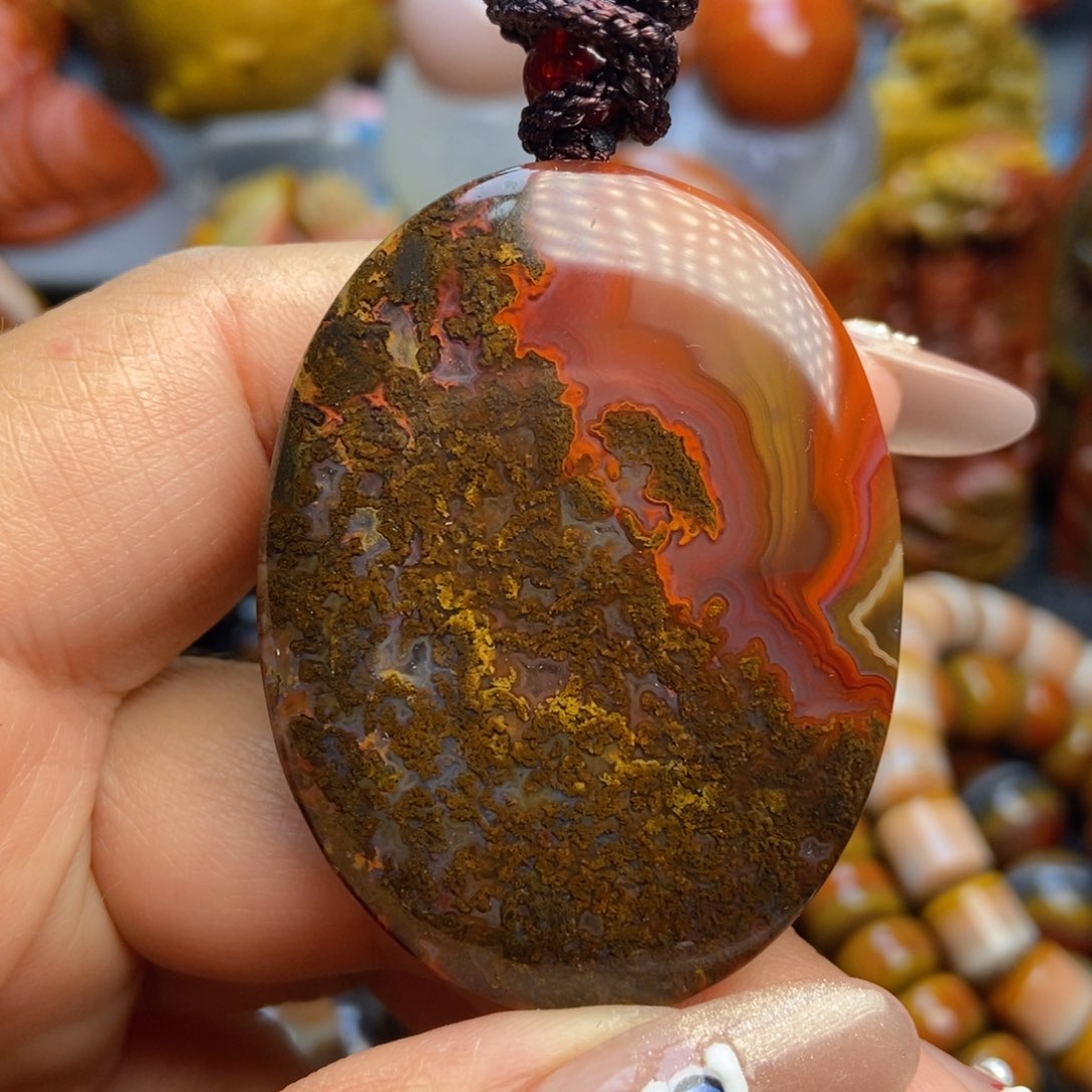 玛瑙/玉髓颈饰未镶嵌战国红