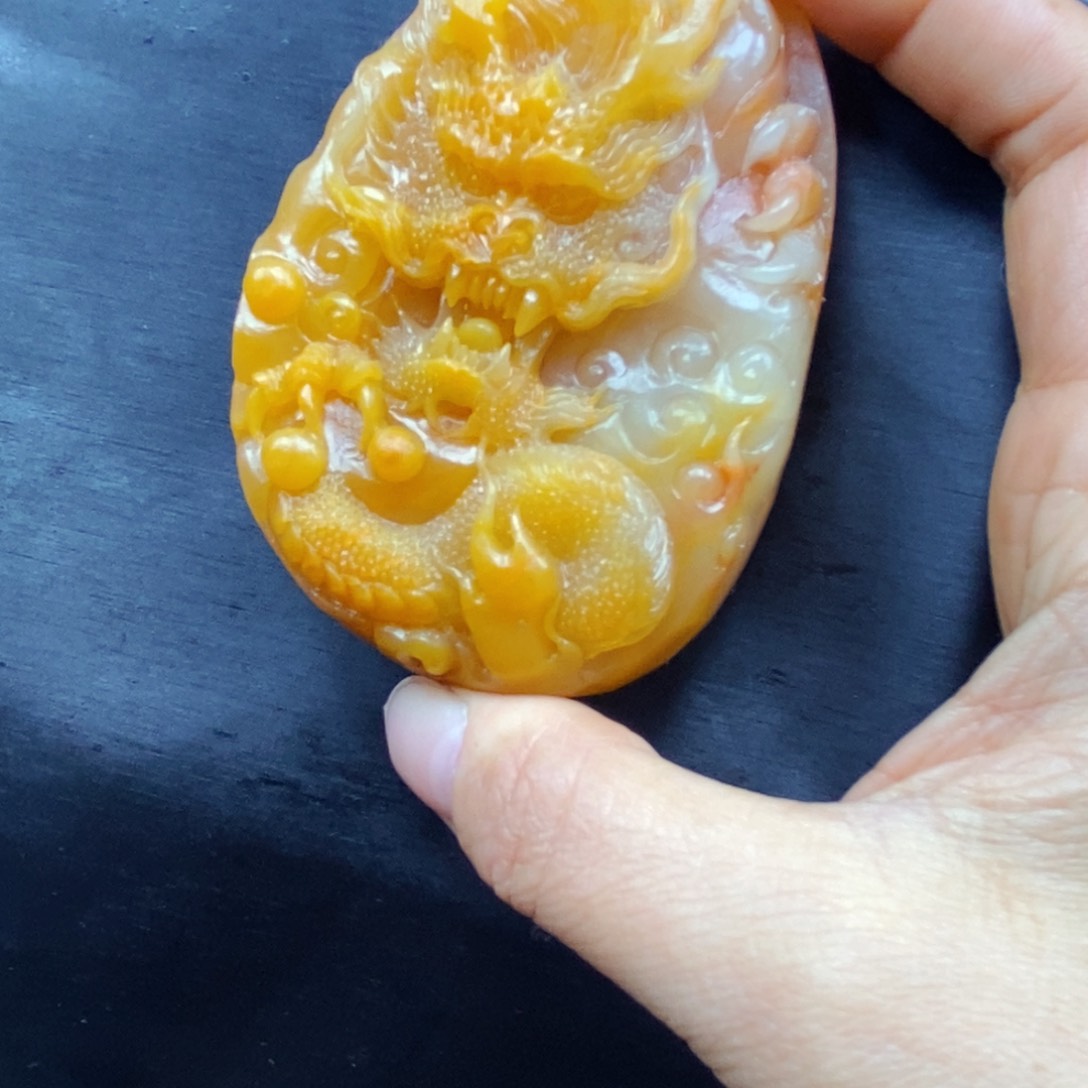 石英质玉（黄龙玉）颈饰未镶嵌