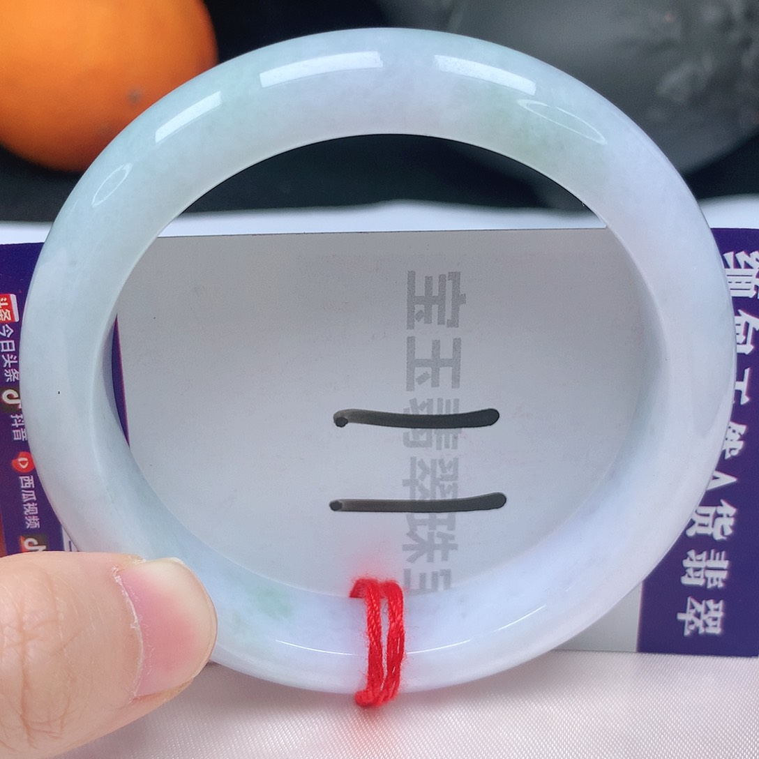 翡翠手镯未镶嵌58圈口