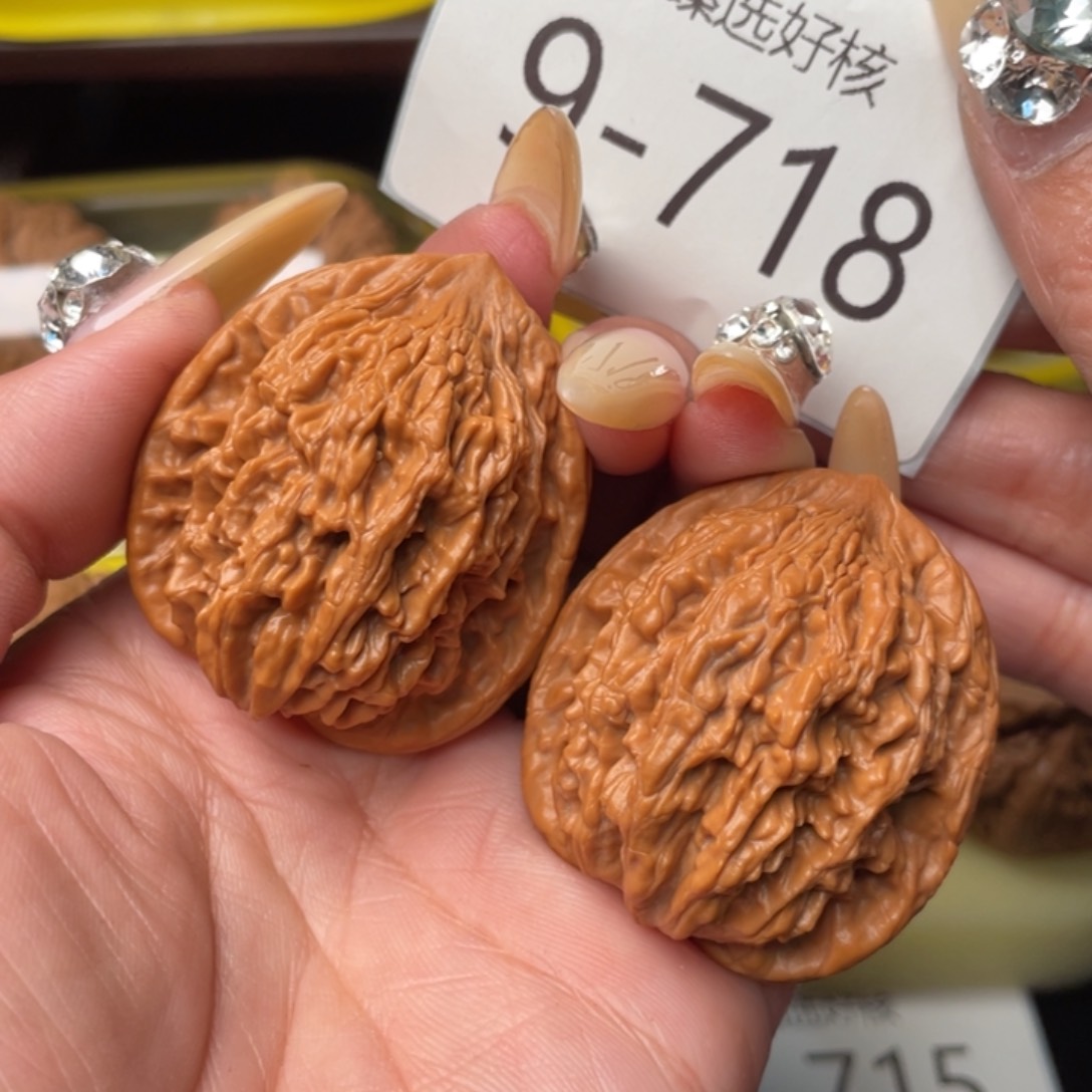 文玩核桃把件卡*40全品虎头