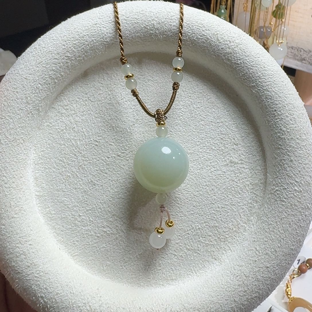 *****和田玉未镶嵌颈饰18.8单珠