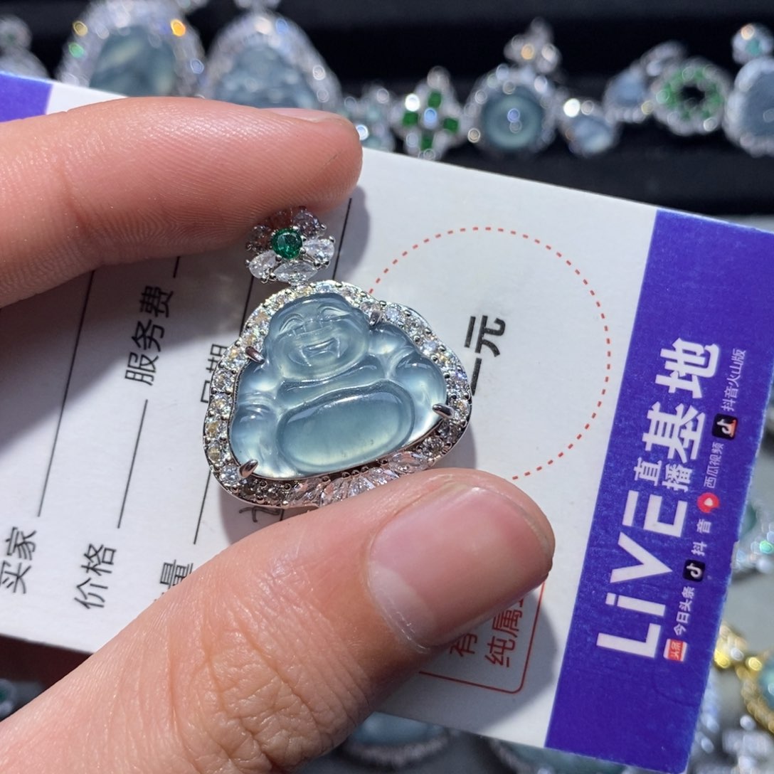 翡翠颈饰未镶嵌翡翠