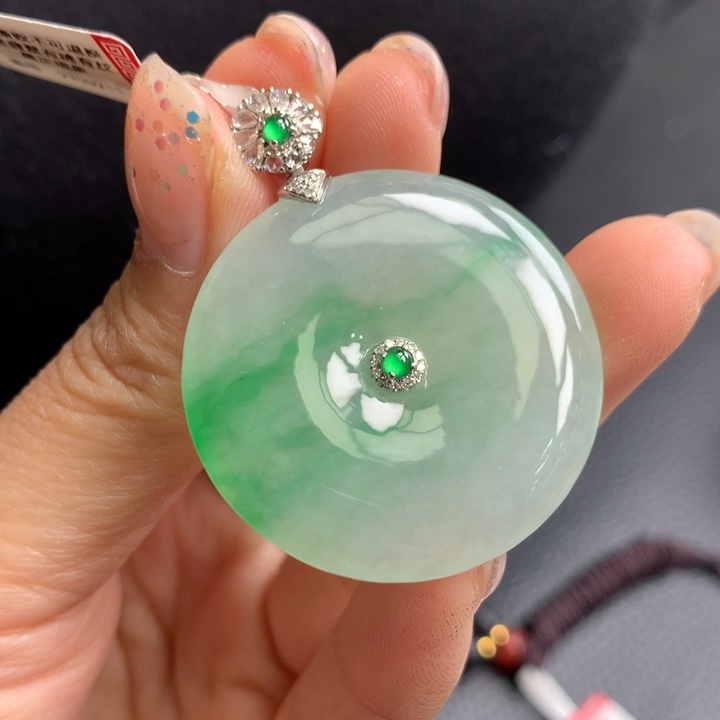 翡翠颈饰18K金镶嵌翡翠