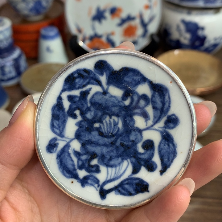 壶承现代纯手工手绘的主人杯