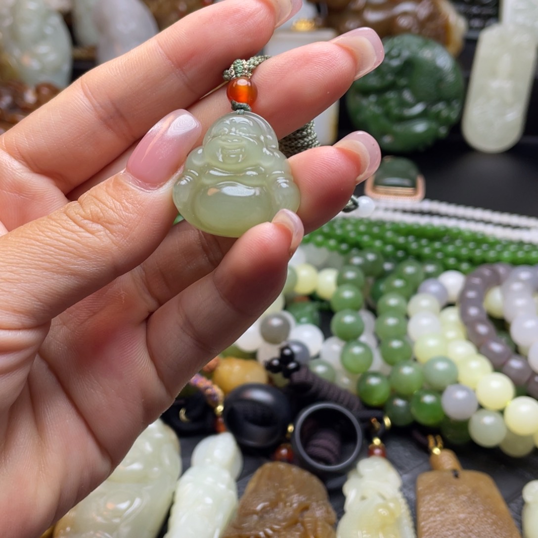 和田玉未镶嵌颈饰