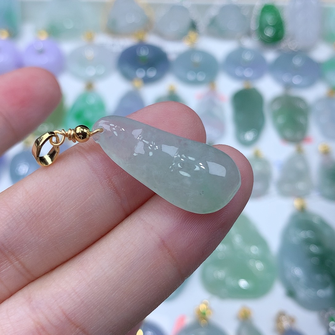 翡翠颈饰未镶嵌豆子