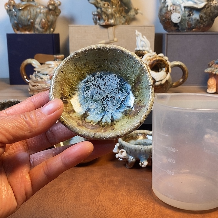 瓷片我们的确是一个人