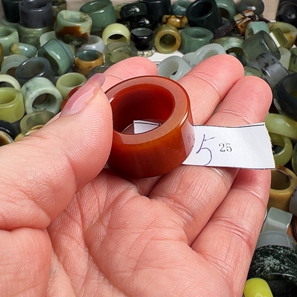 【闪购商品】未镶嵌蛇纹石玉戒指吉***利