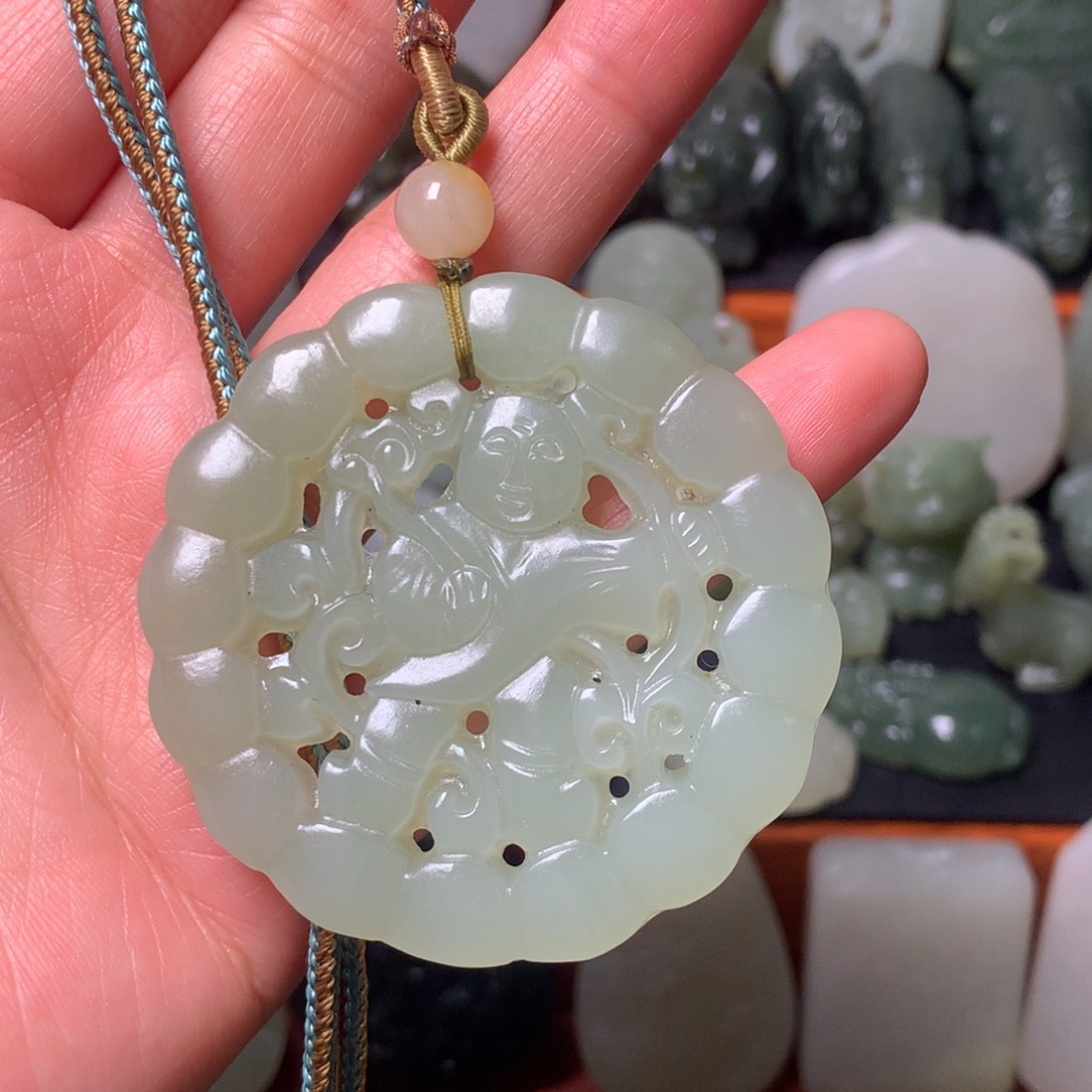 和田玉颈饰未镶嵌挂件83