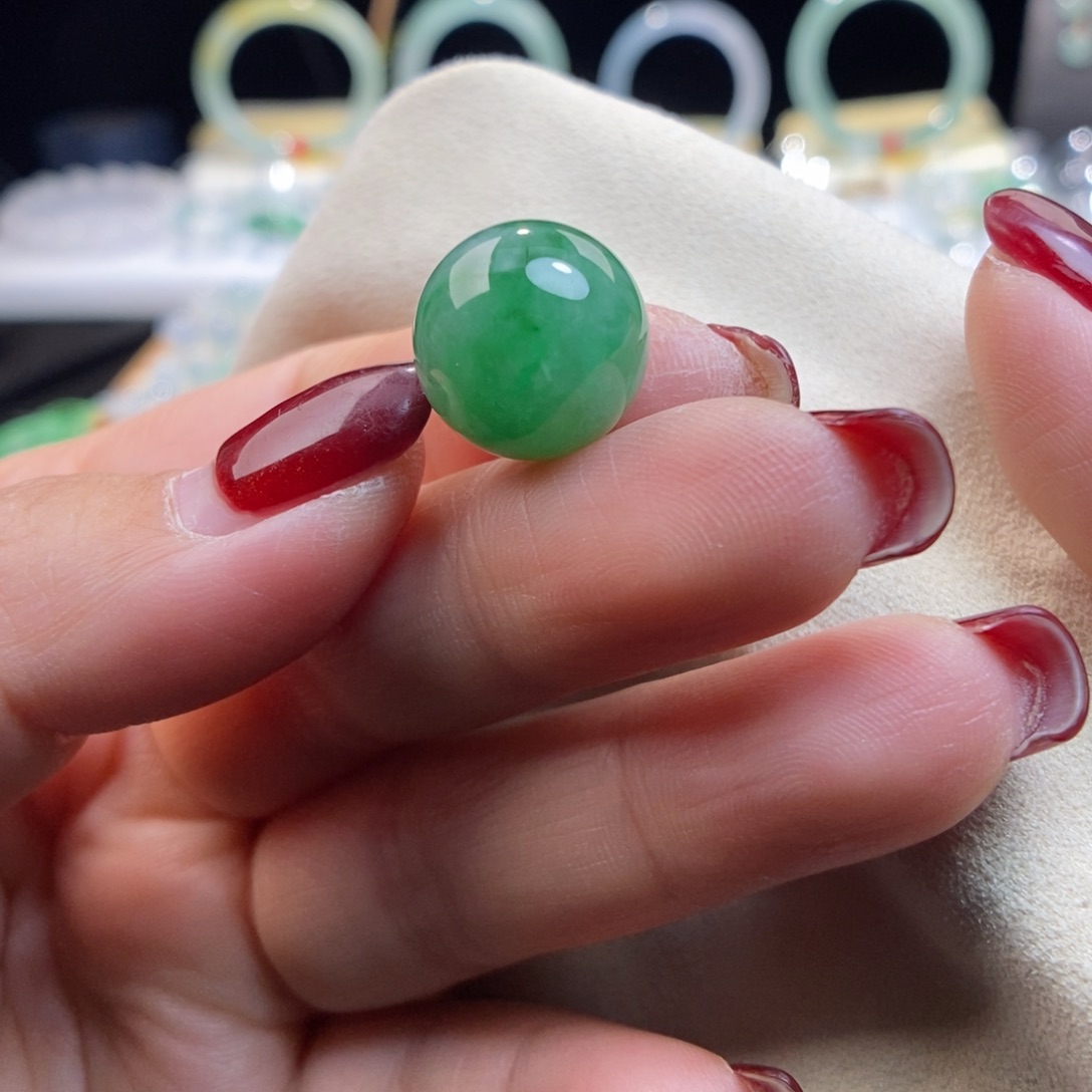 翡翠颈饰未镶嵌圆珠13.8