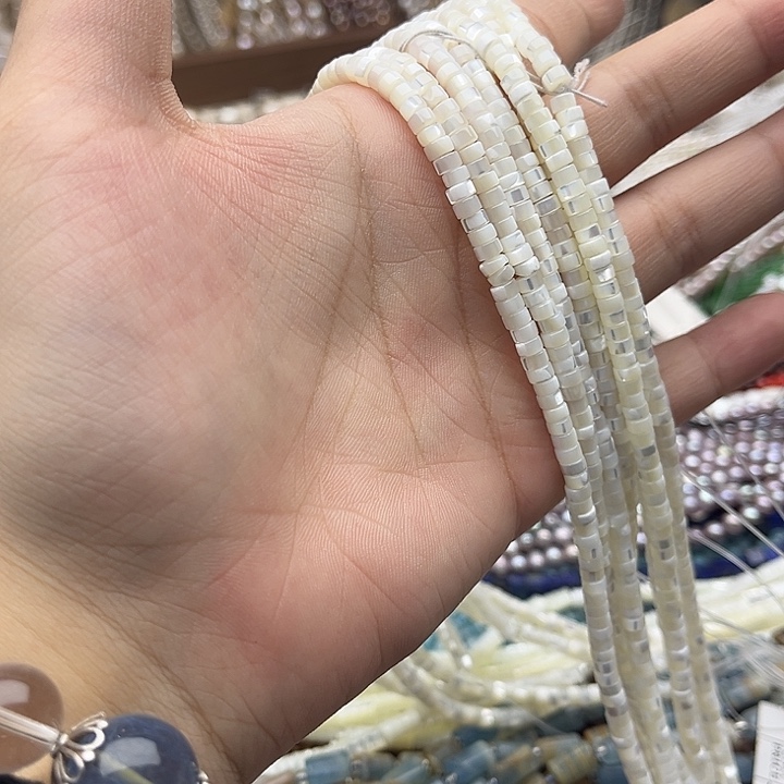 玛瑙/玉髓未镶嵌珠宝半成品一条4/2mm左右白蝶贝直切