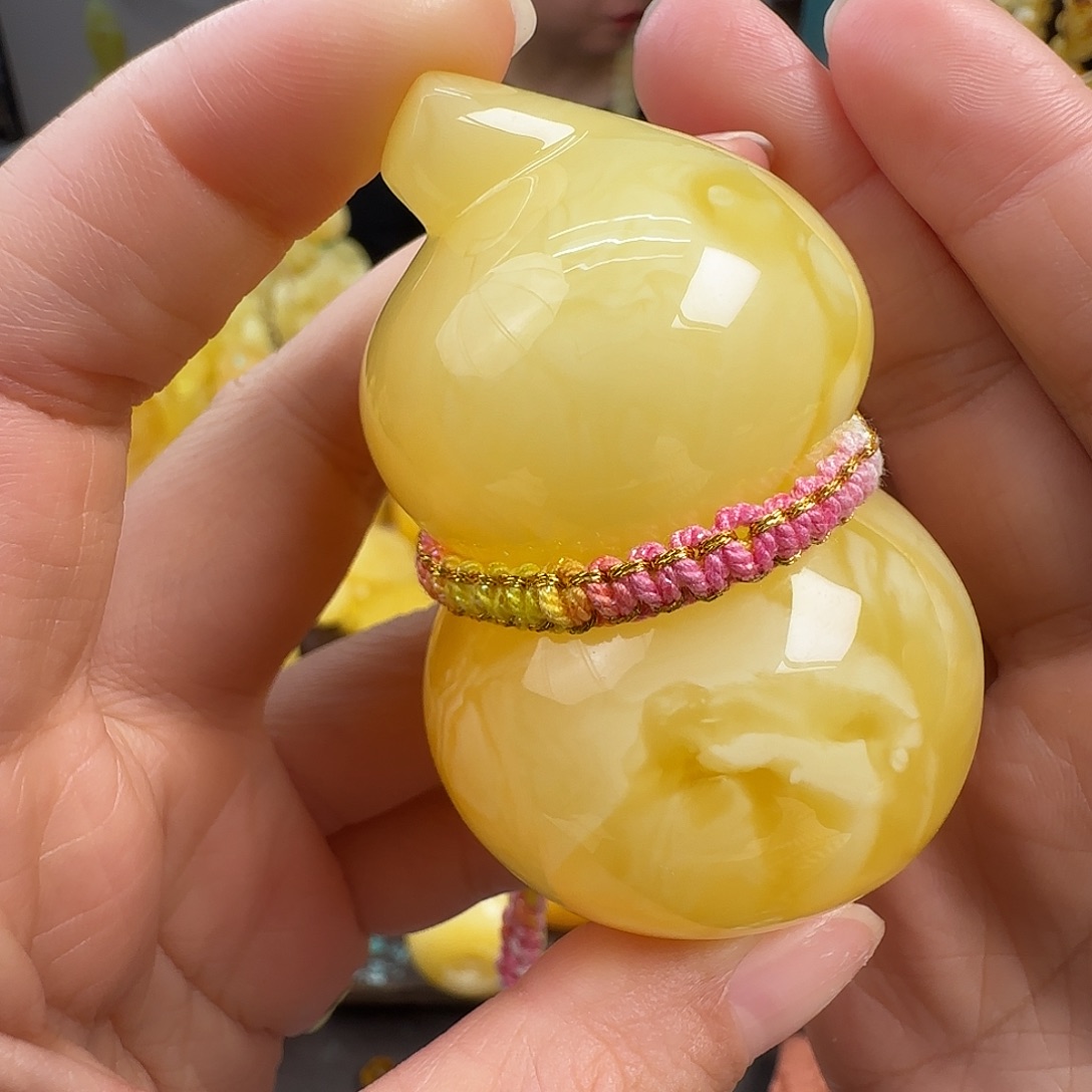 蜜蜡未镶嵌珠宝奇石