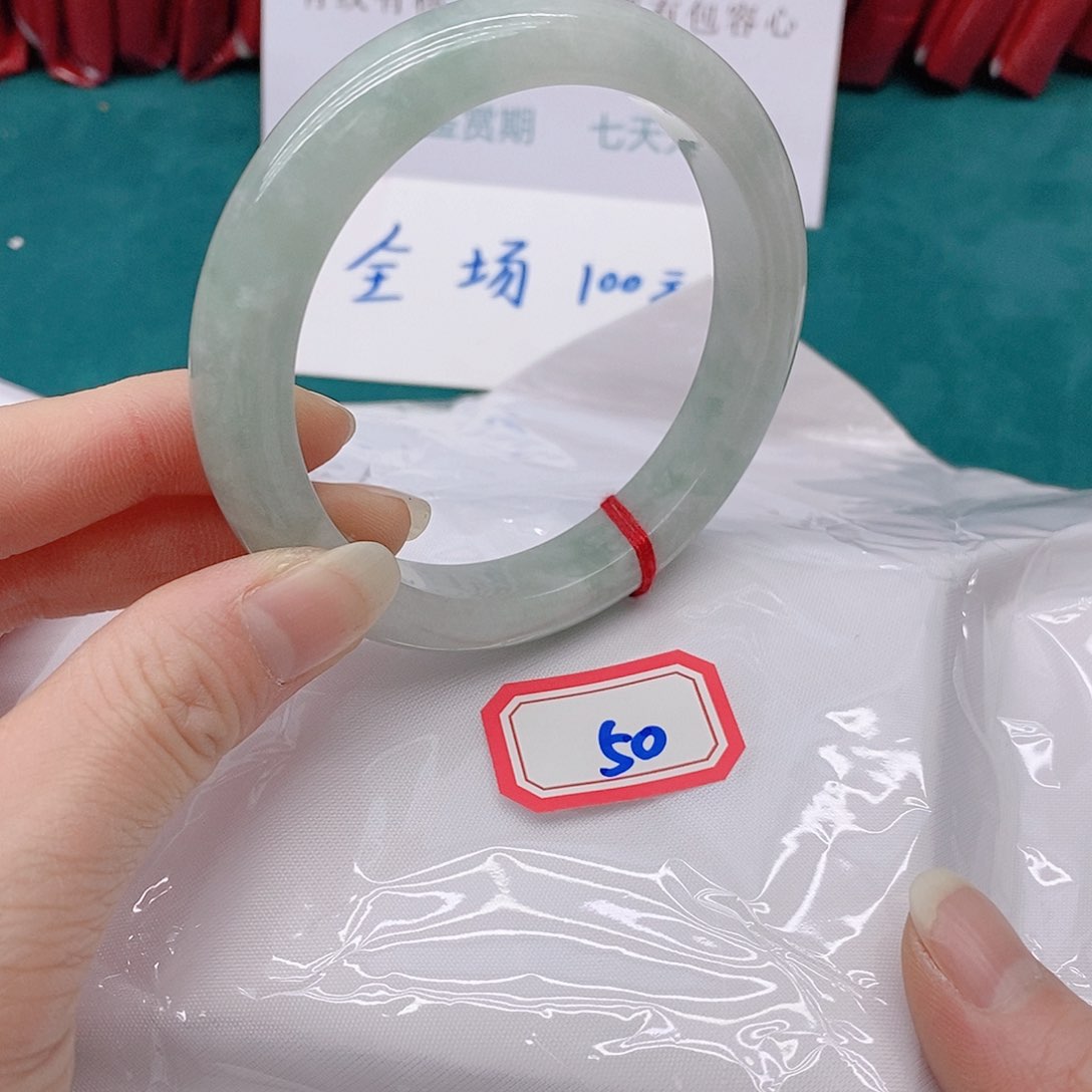 翡翠手镯未镶嵌美*哒5000000000