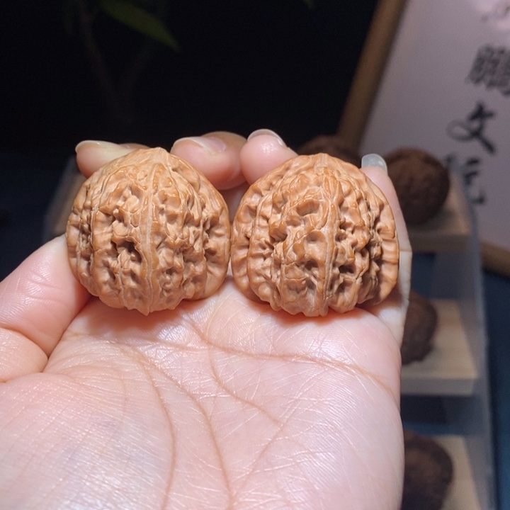 吊坠文玩核桃三角白