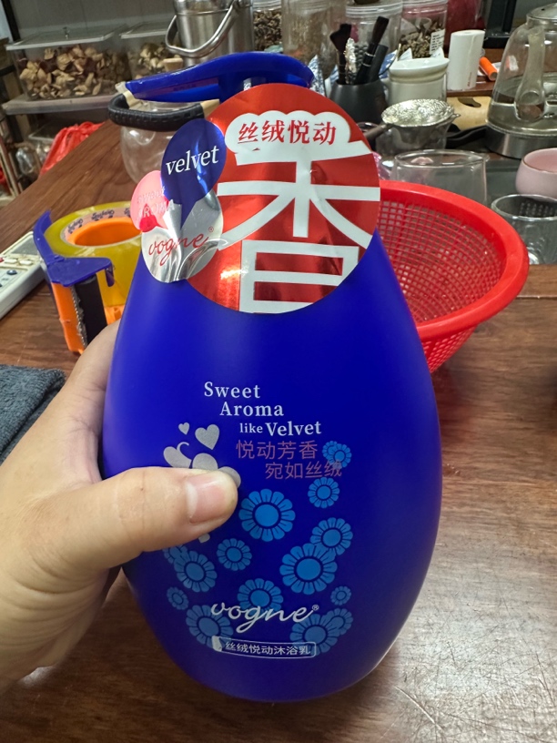 威丝婷1L香水沐浴露持久留香滋润保湿补水蜜肌香露