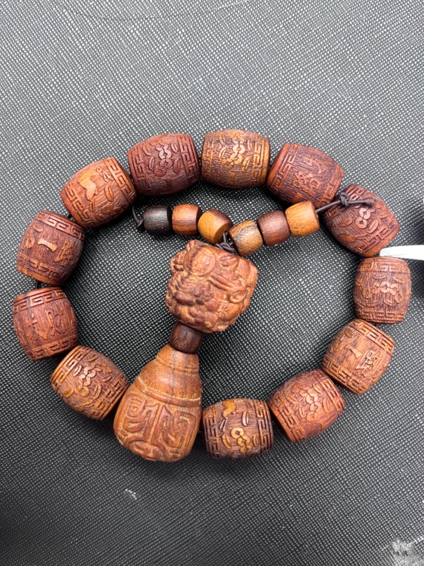 G542沉木雕刻手串