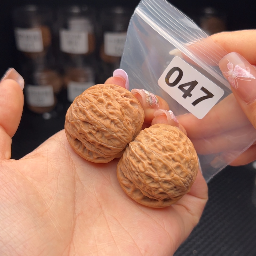 文玩核桃吊坠铁锤38