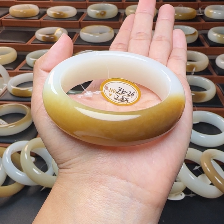 和田玉未镶嵌手镯金红糖半糖白55.9宽胎