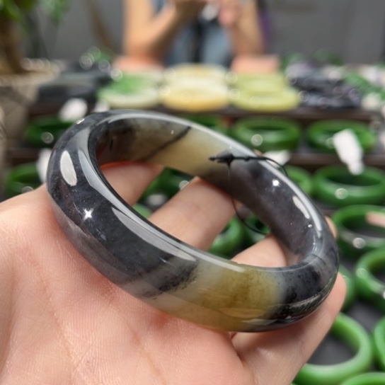 和田玉手镯未镶嵌用****意