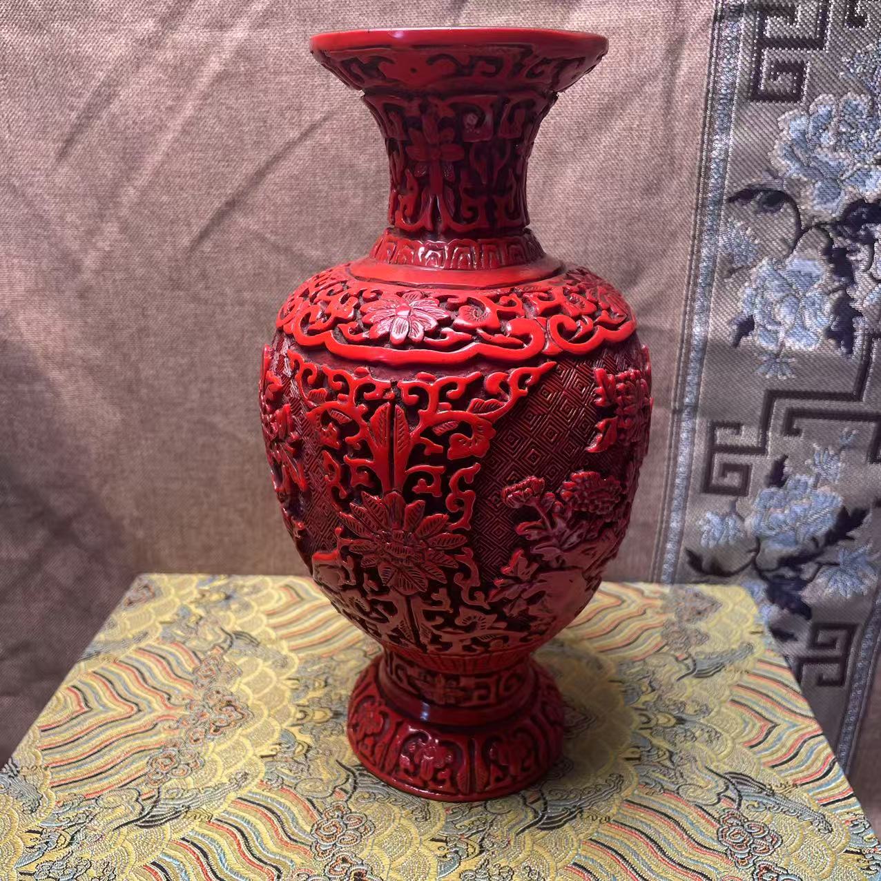 R159/YY  漆器/赏瓶