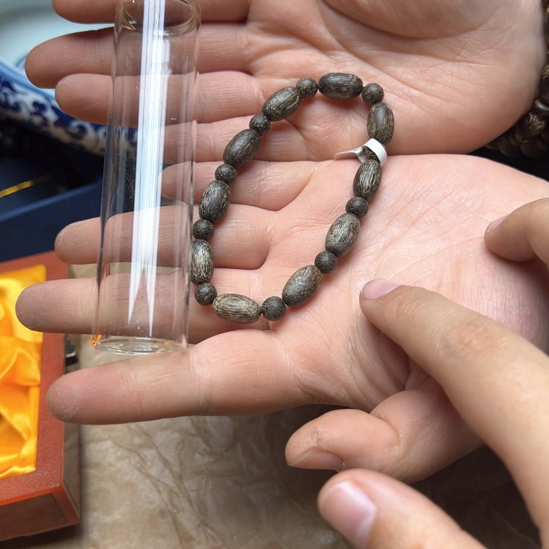 大叶紫檀（黑酸枝木类）