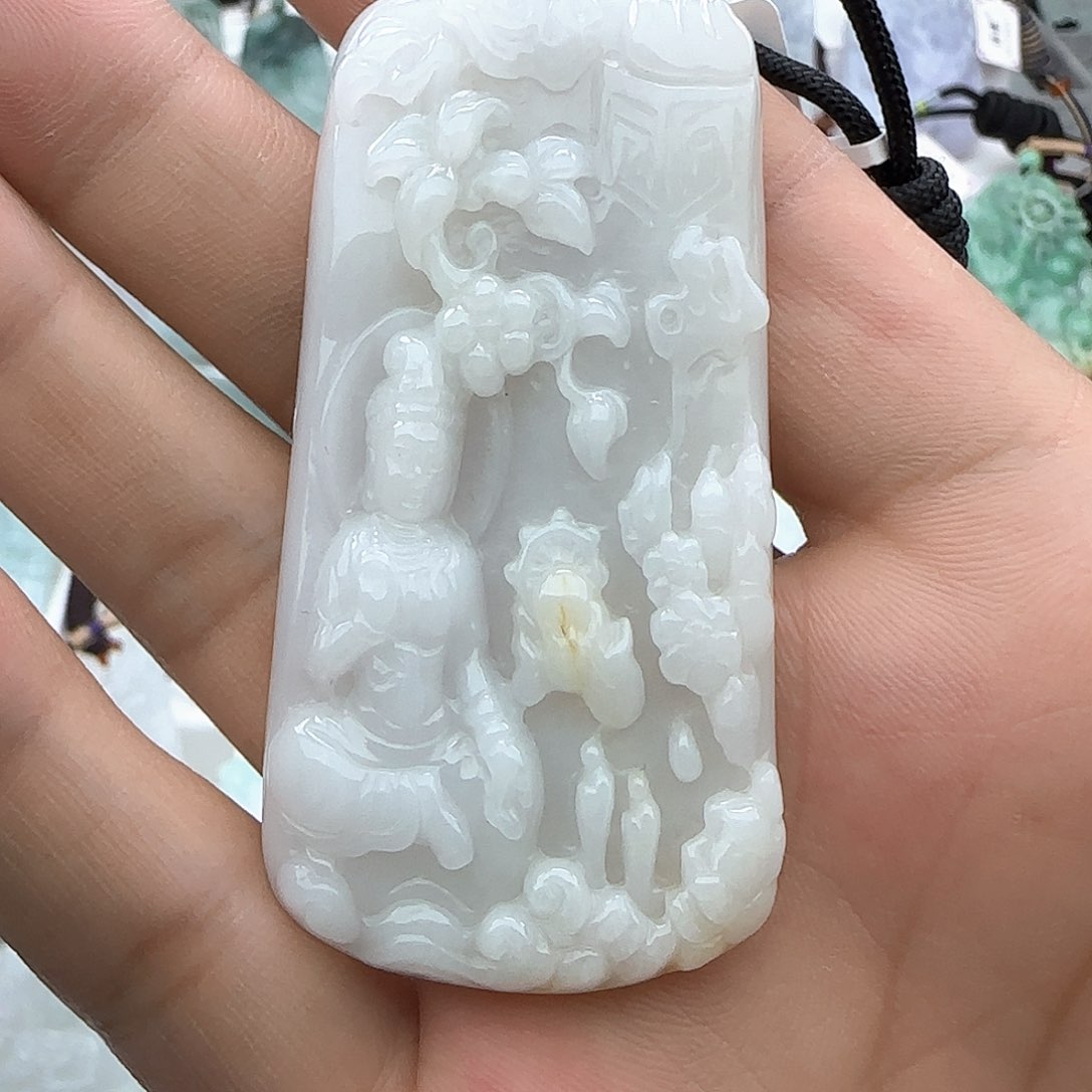 翡翠颈饰未镶嵌翡翠