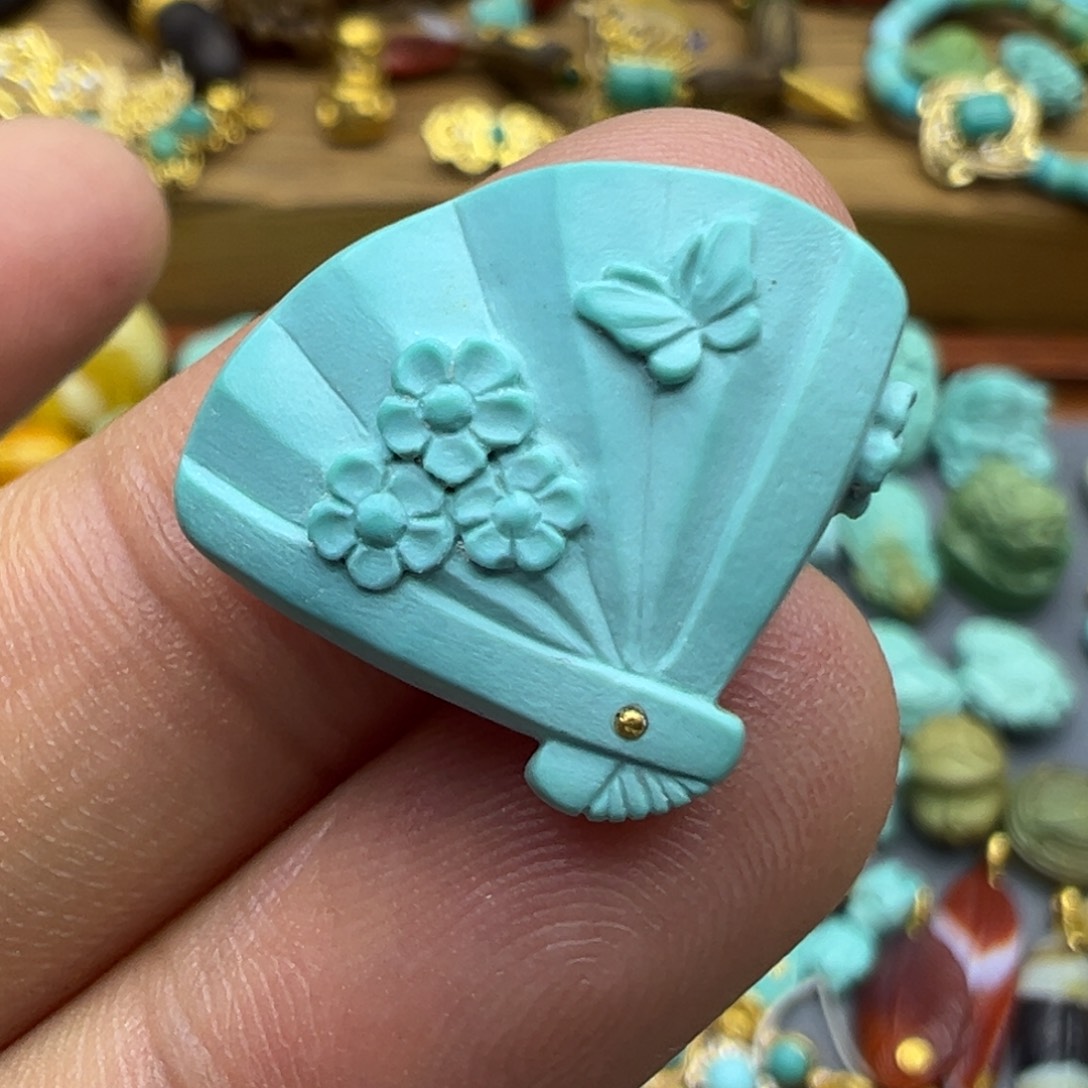 绿松石颈饰未镶嵌