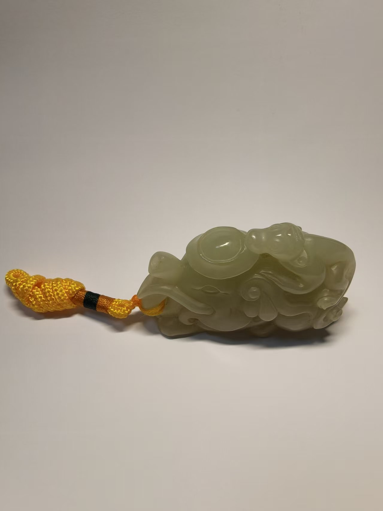 天然新疆和田玉把件