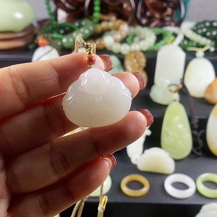 和田玉抱抱佛未镶嵌