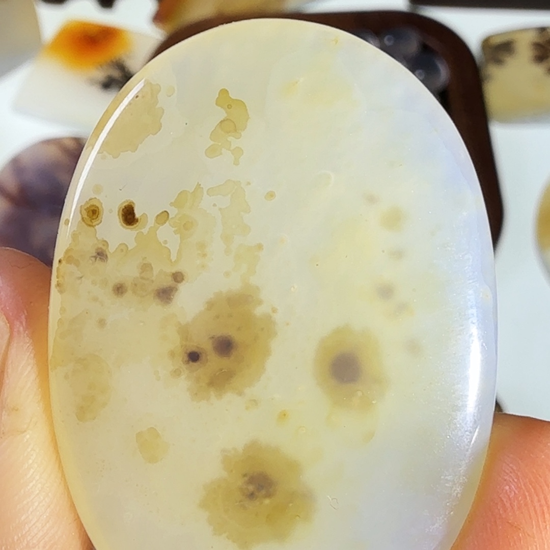 玛瑙/玉髓未镶嵌珠宝半成品