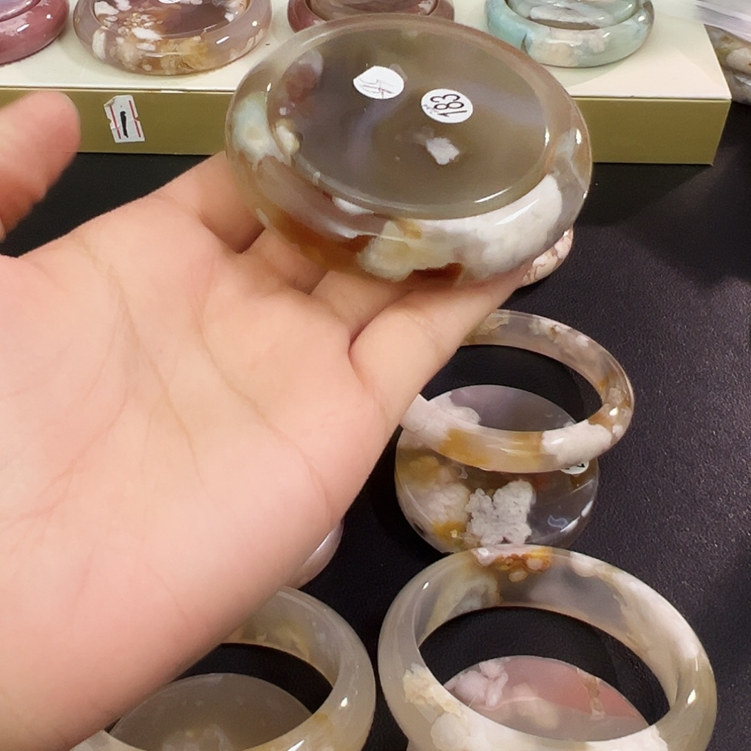 空***壳玛瑙/玉髓未镶嵌手镯56