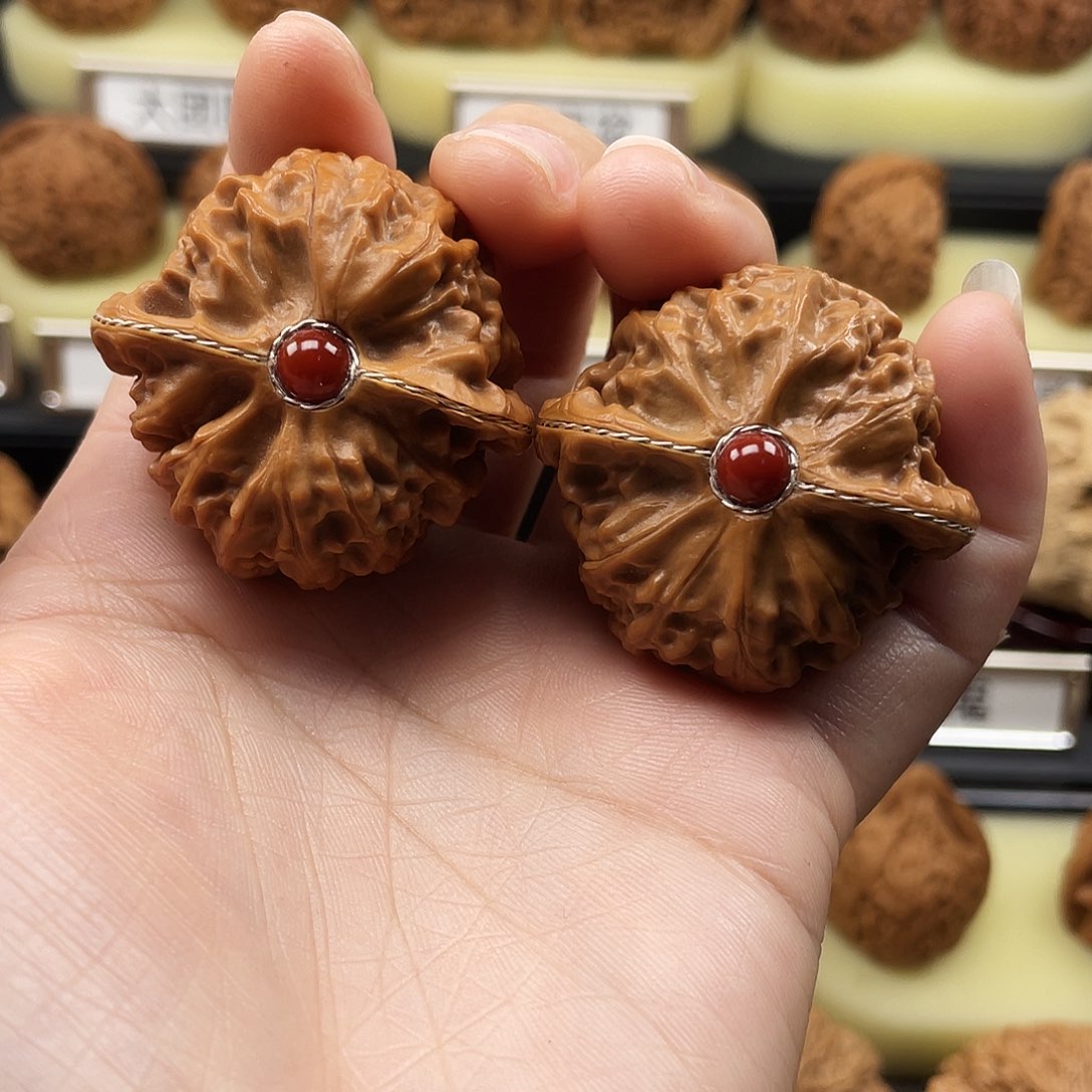 文玩核桃把件宫灯40尺355