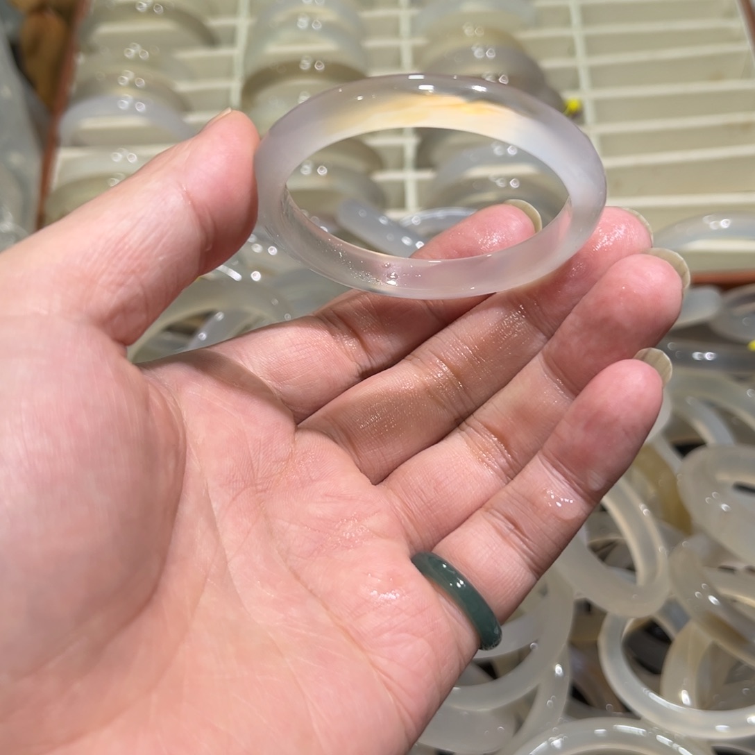 玛瑙/玉髓未镶嵌手镯5253圈有包容4.2