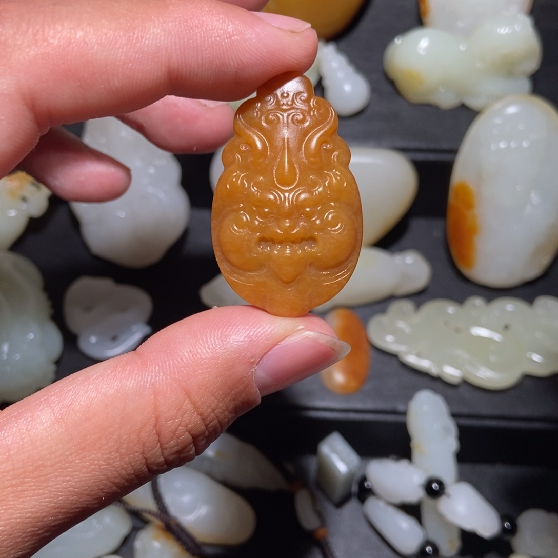 和田玉颈饰未镶嵌?***?